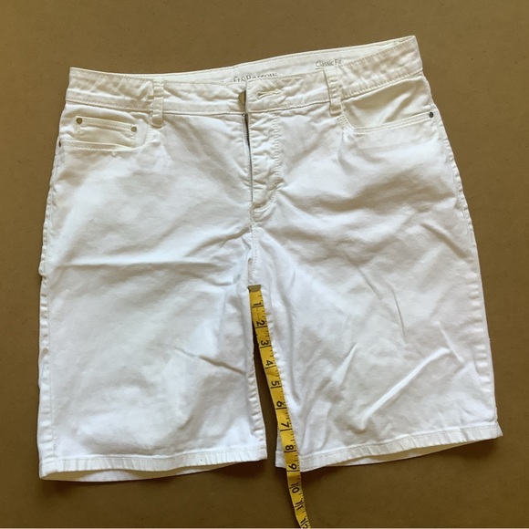 Croft & Barrow Classic Fit White Stretch Denim Shorts​ - Picture 5 of 6